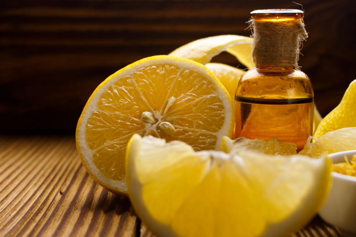 Olio essenziale di limone: proprietà, uso e controindicazioni 