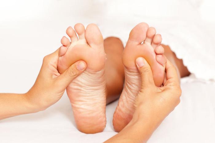 Massaggio piedi: con la riflessologia il benessere per tutto il corpo -  TendiTrendy
